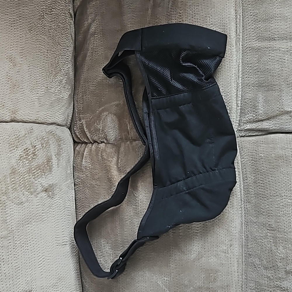 Arm sling! Can be used for left or right arm